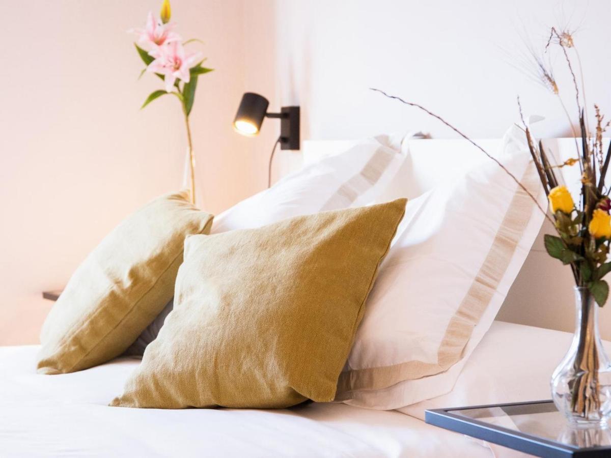Apartment Clot Market